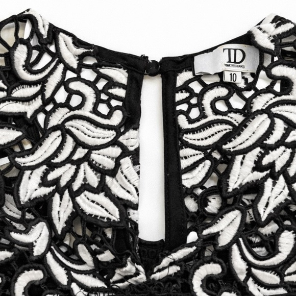 True Decadence Black White Floral Appliqué Lace Midi Dress Sz 10 Long Sleeve - Picture 3 of 11